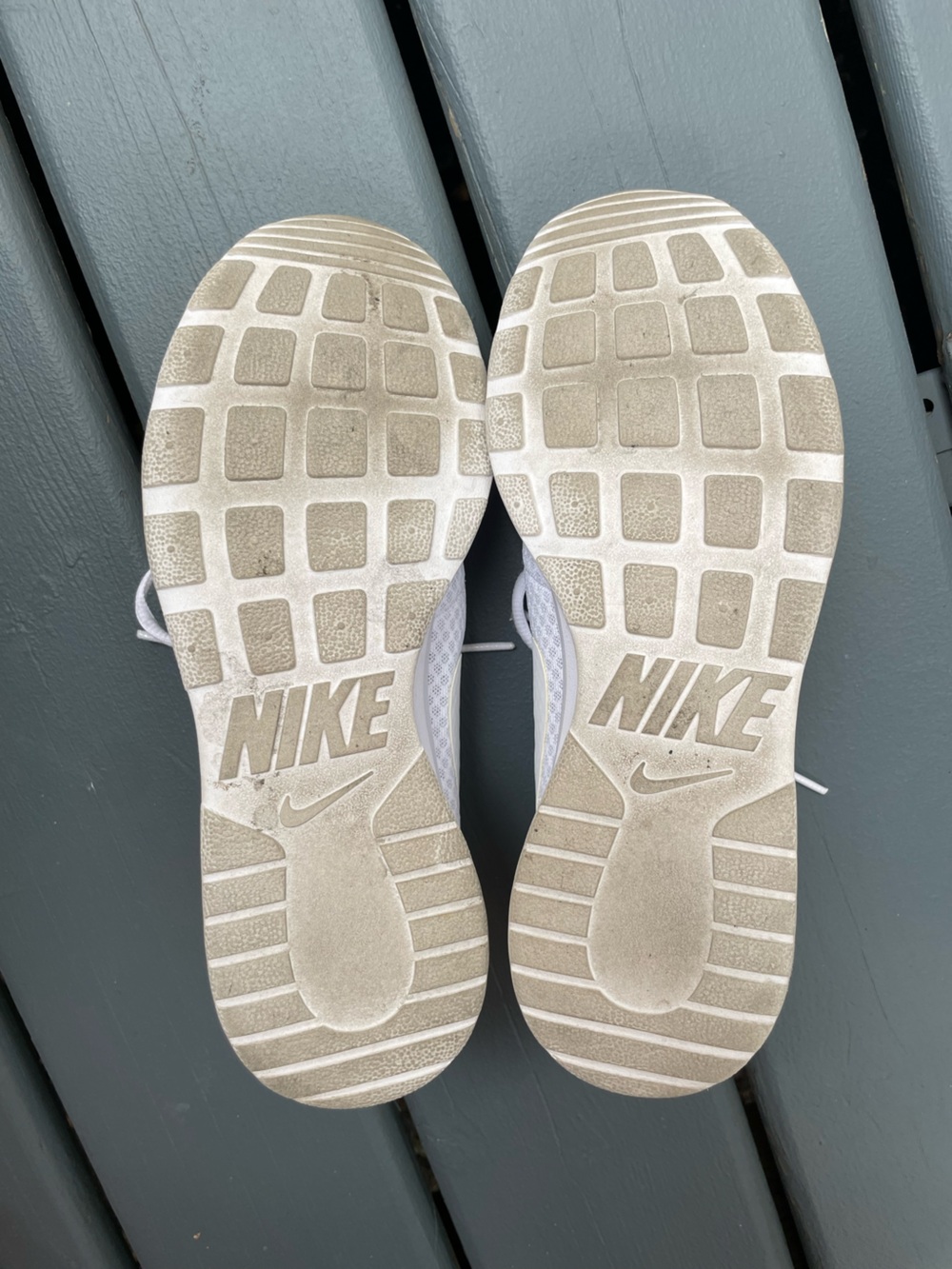 Nike Women’s White Mesh Athletic Sneakers - Picture 3 of 3